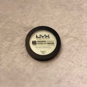 NYX Finishing Powder